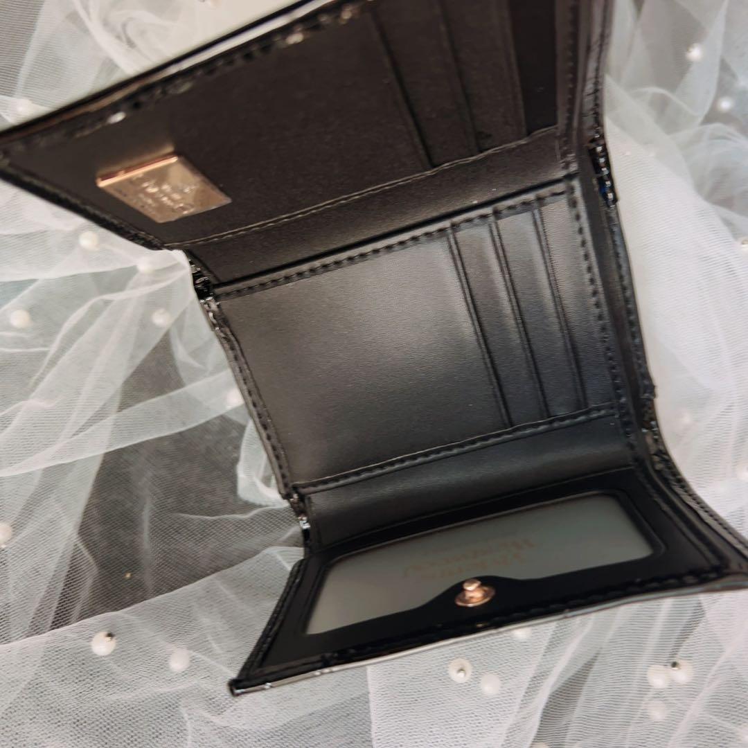 Vivienne Westwood エンボス加工 ブラック 三つ折り財布