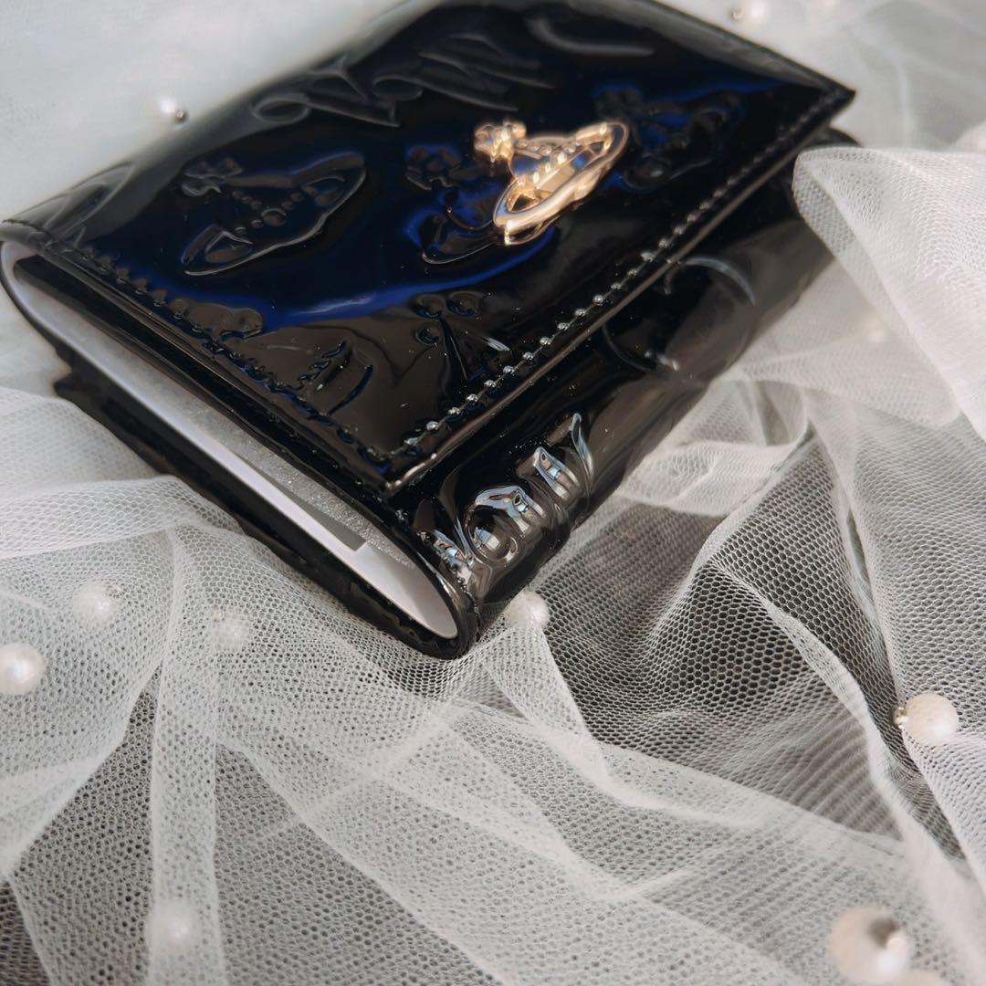 Vivienne Westwood エンボス加工 ブラック 三つ折り財布