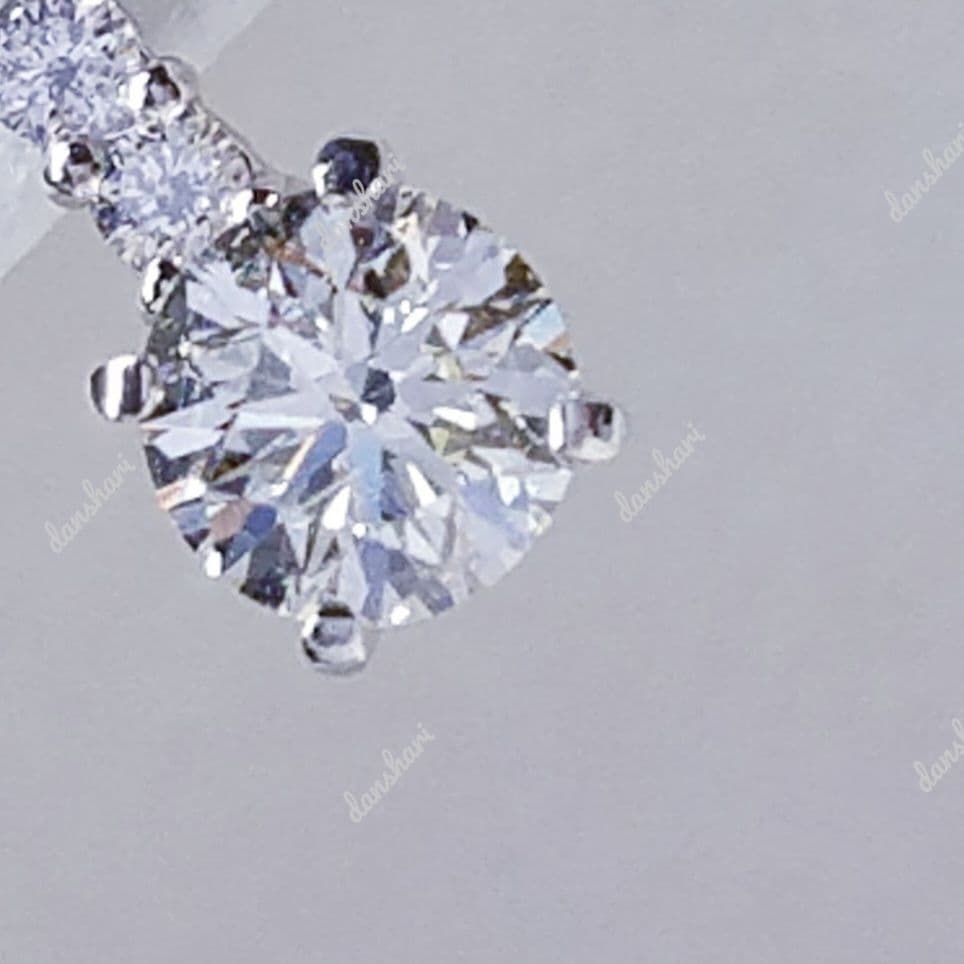 Pt900/上質エクセレントカット/ダイヤモンドペンダントトップ