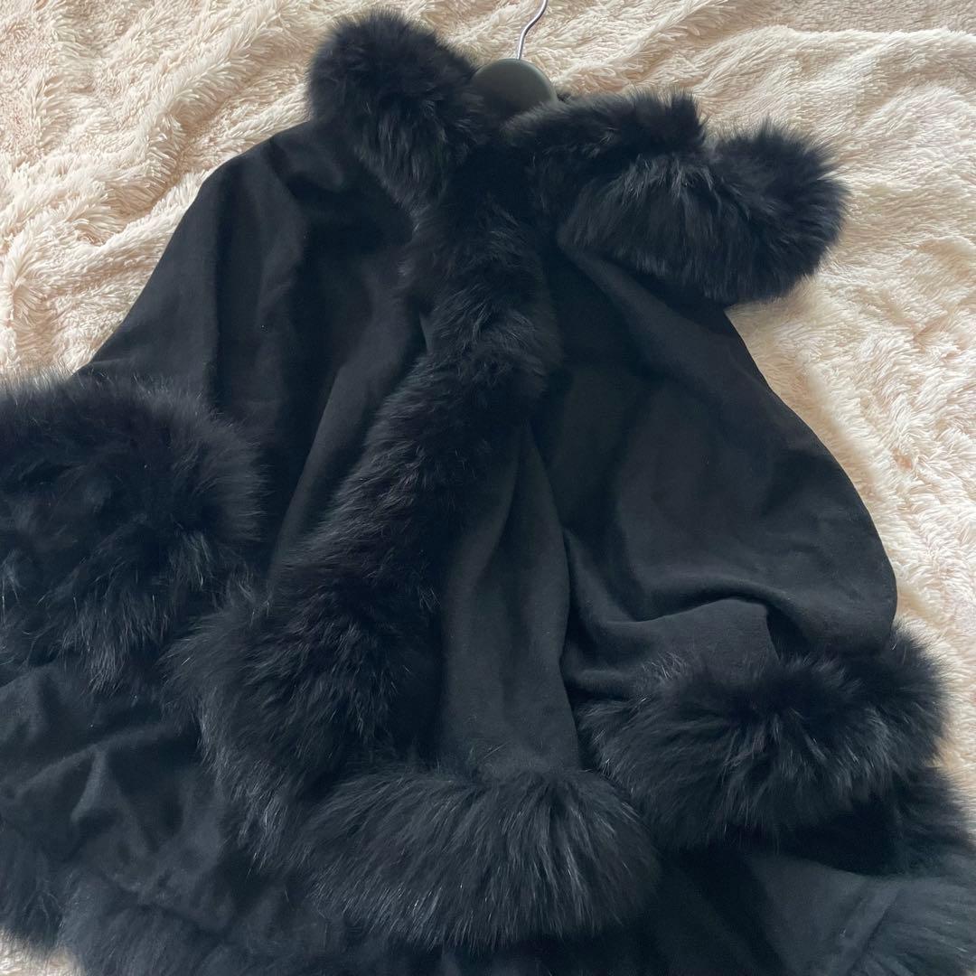 カシミヤ100パーセント　ブルーフォックス　ブラックフード付きファーケープ