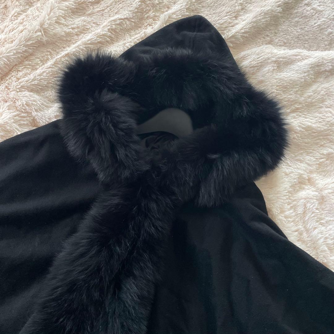 カシミヤ100パーセント　ブルーフォックス　ブラックフード付きファーケープ