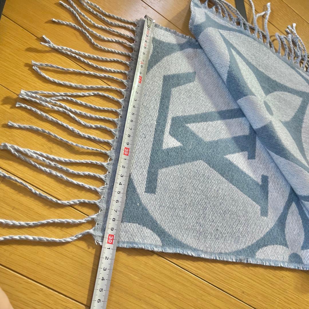 新品タグ付き★Louis Vuitton ブルー　マフラー ロゴ入り　ノベルティ