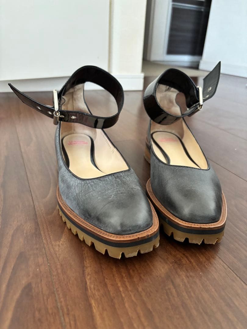 Vivienne westwood アンクルストラップ黒フラットシューズ