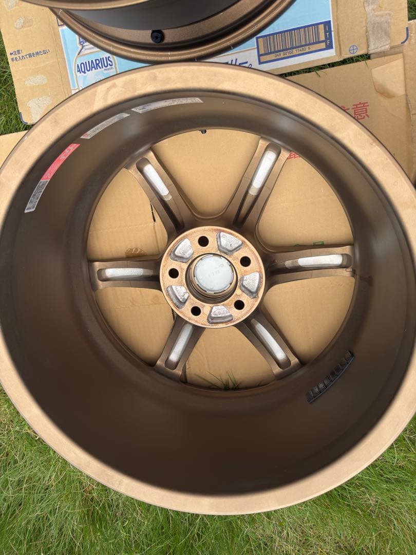 レイズTE37saga-splus 18インチ9J pcd114.3