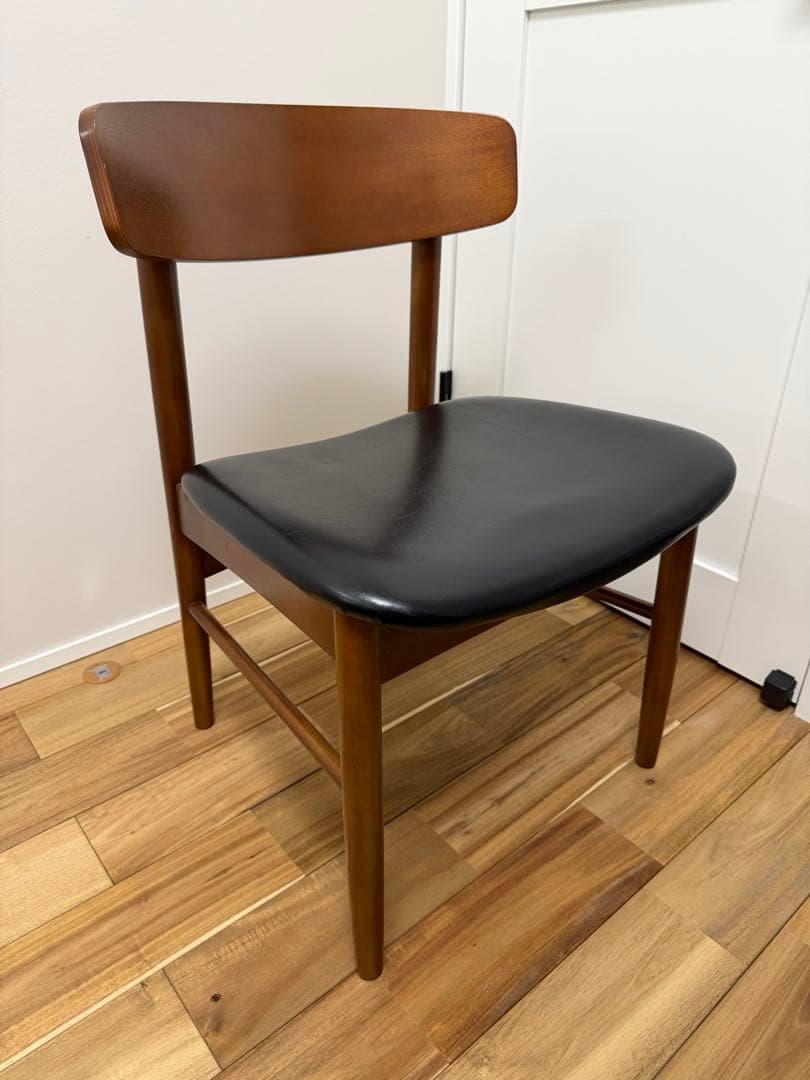 【カリモク60】Tチェア ダイニングチェア スタンダードブラック