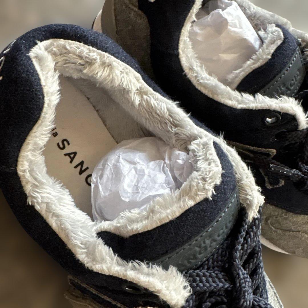 24㌢　スニーカー　新品