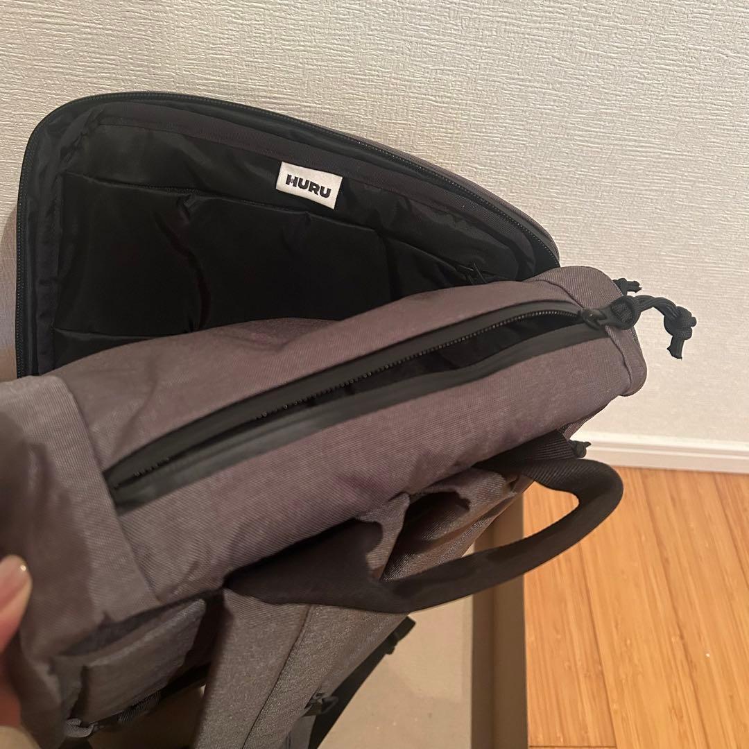 新品未使用　HURU リュック バックパック A4収納可 PC収納付き 通勤通学
