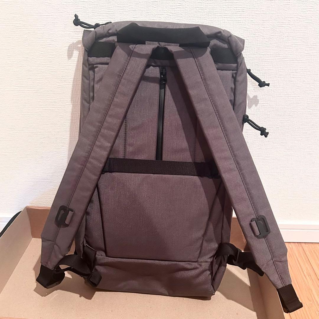新品未使用　HURU リュック バックパック A4収納可 PC収納付き 通勤通学