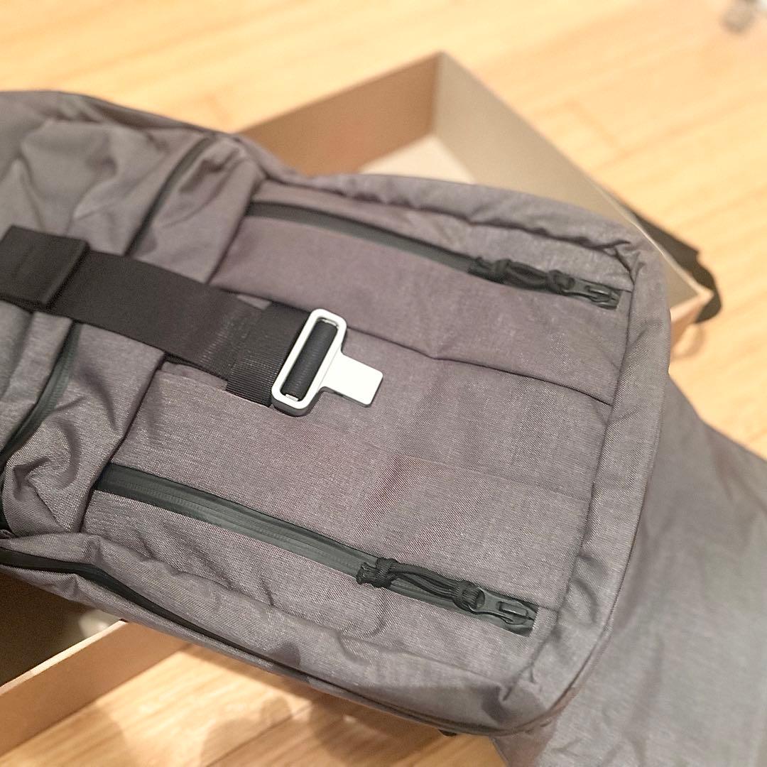 新品未使用　HURU リュック バックパック A4収納可 PC収納付き 通勤通学