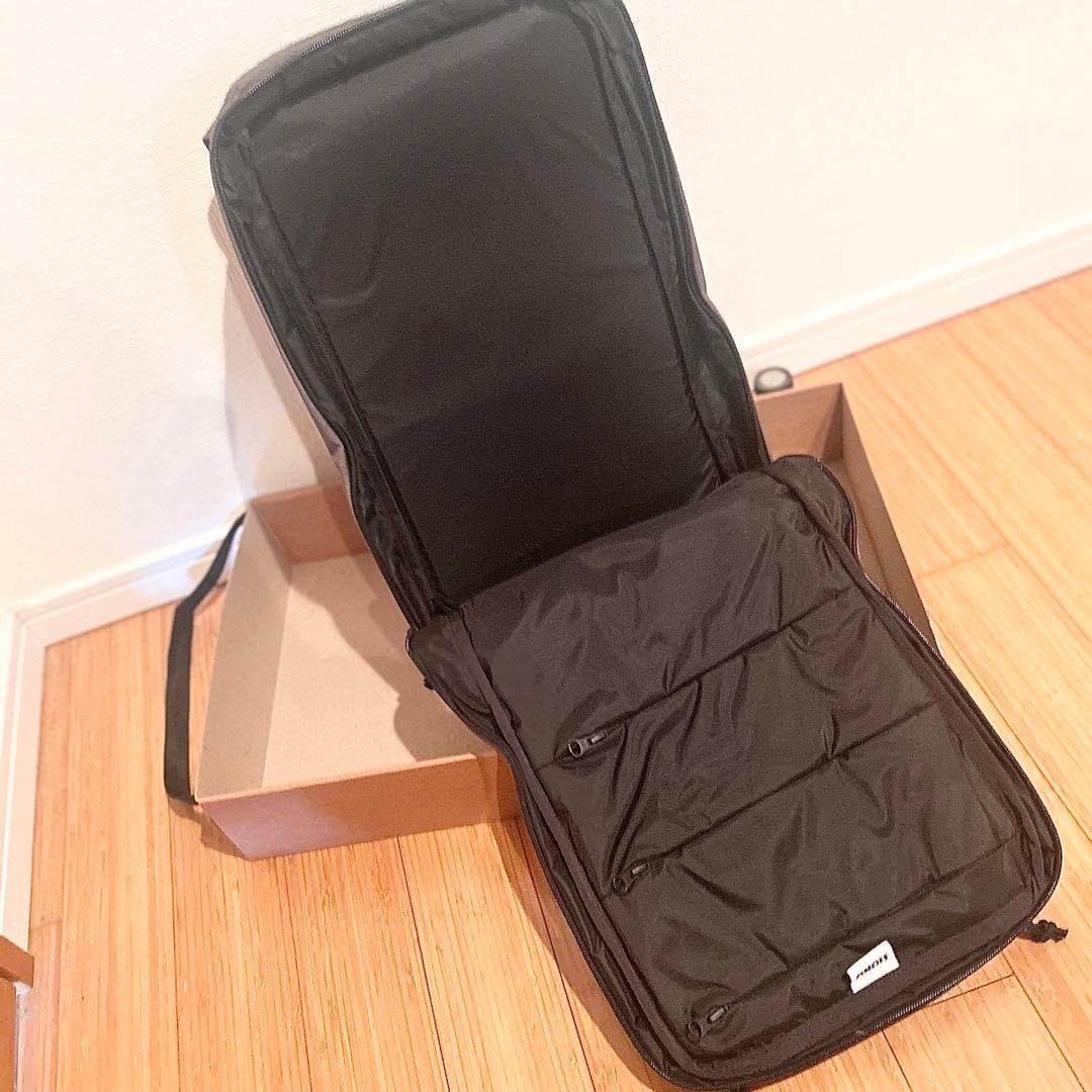 新品未使用　HURU リュック バックパック A4収納可 PC収納付き 通勤通学