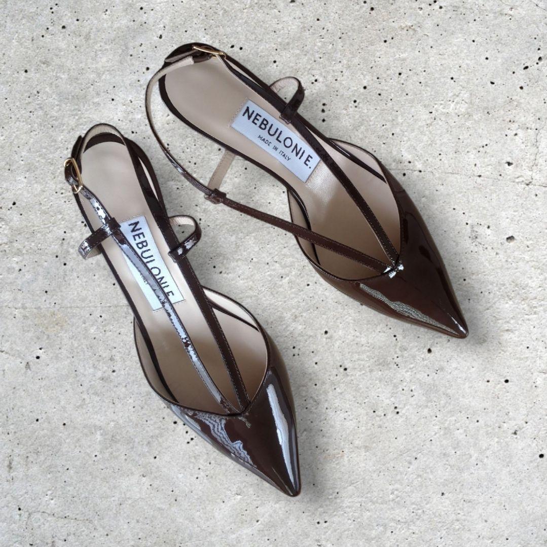 NEBULONIE ブラウン エナメル　ポインテッドトゥ シューズ 38