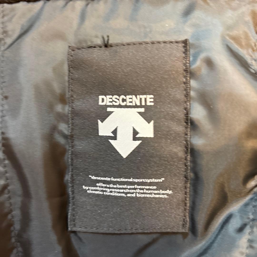 美品スキーウェア 上下セット黒/青　DESCENT