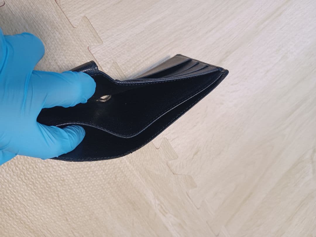 Louis Vuitton エピ　 ブラック 二つ折り財布