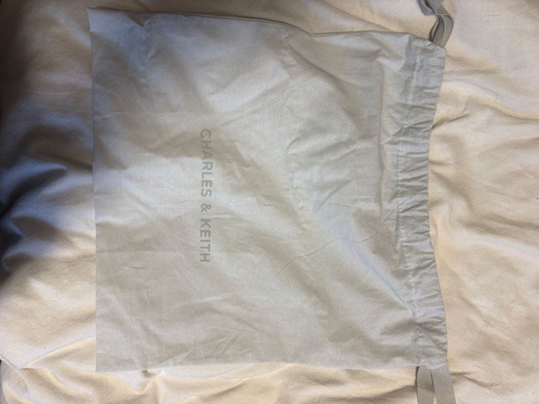 CHARLES & KEITH Kora ショルダーバッグ