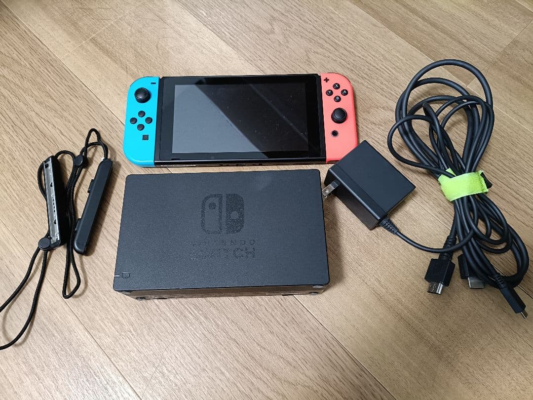 Nintendo Switch ネオンブルー・ネオンレッド 本体（周辺機器付き）