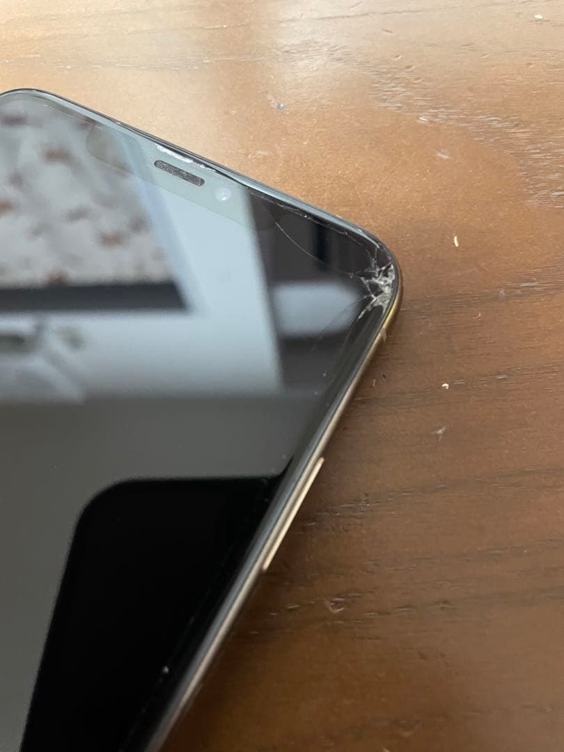 iPhone Xs Max 64GB ひび割れあり