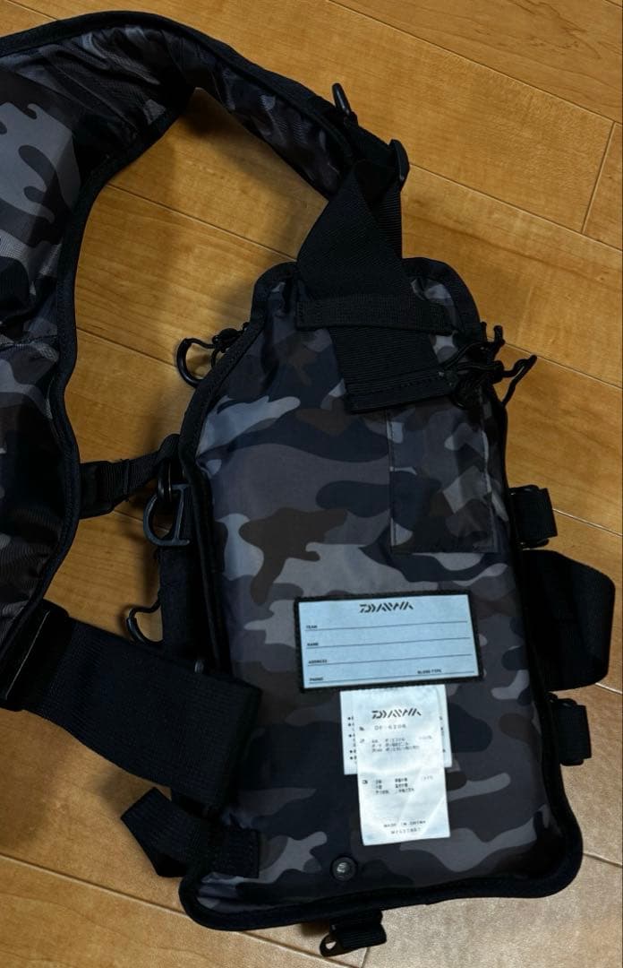新品　フローティングジャケット　ダイワ　黒　DF-6206