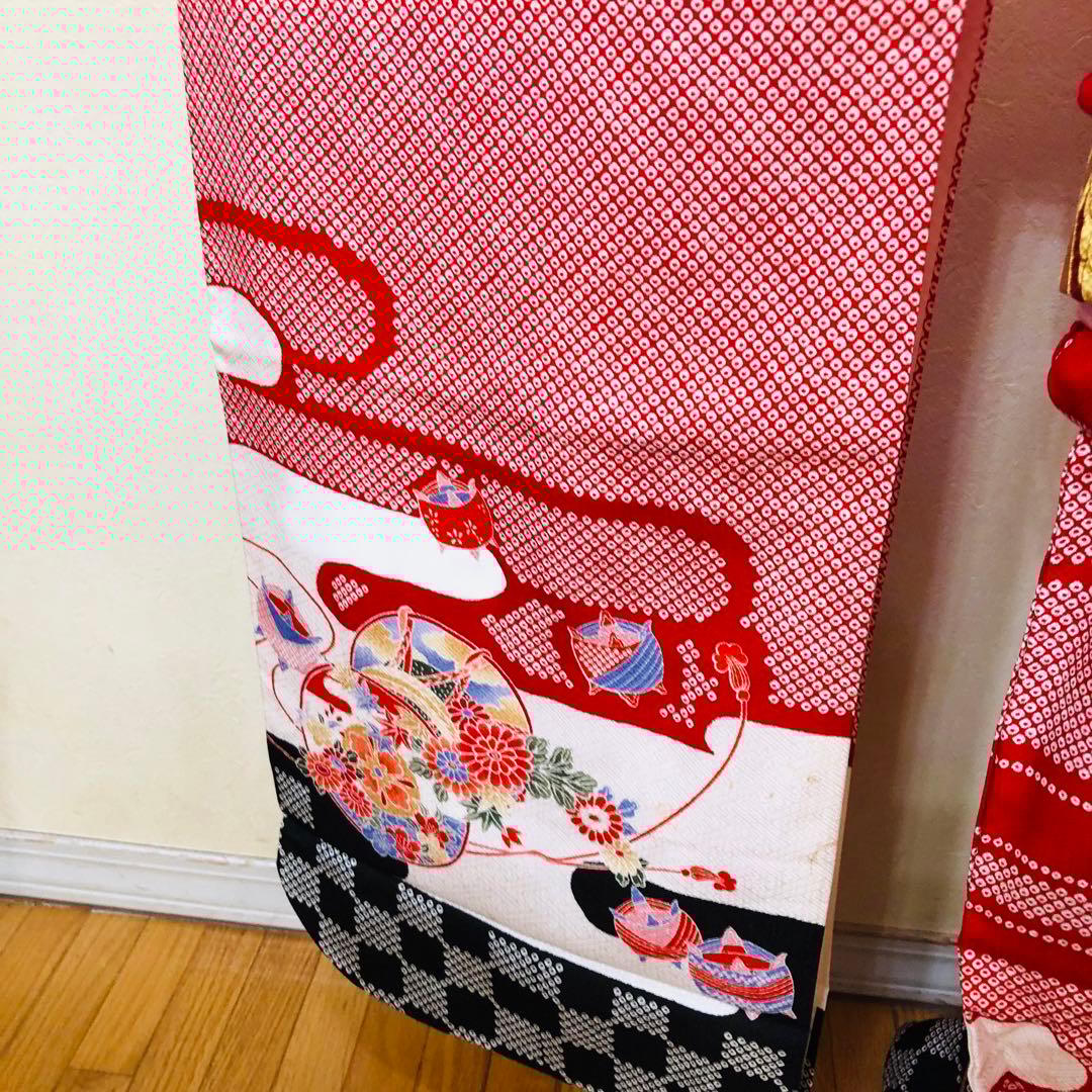 七五三 七歳‼️正絹絞り豪華絢爛‼️手毬花々金彩煌びやか際立つ銘品‼️作り帯楽々人気