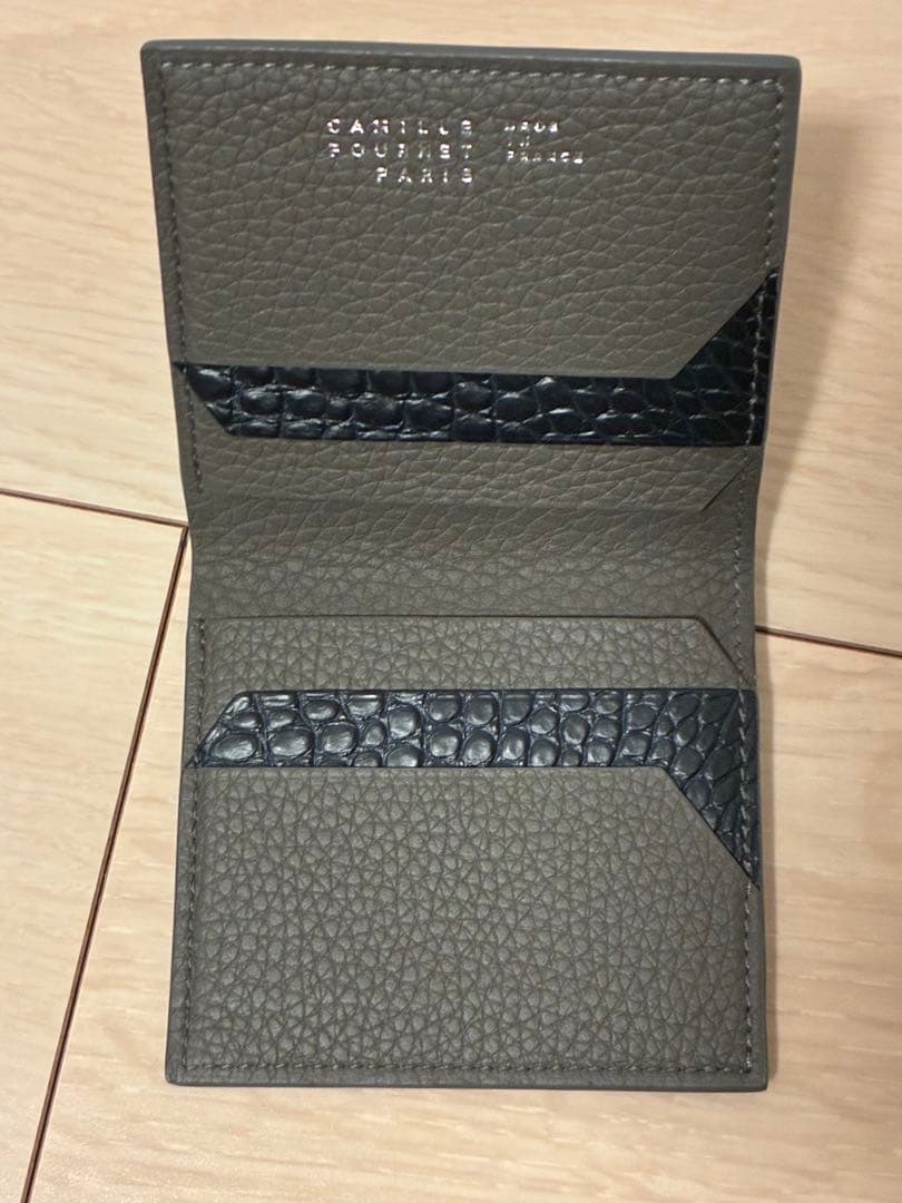 カミーユ・フォルネ　ウォレット　二つ折り財布　グレー