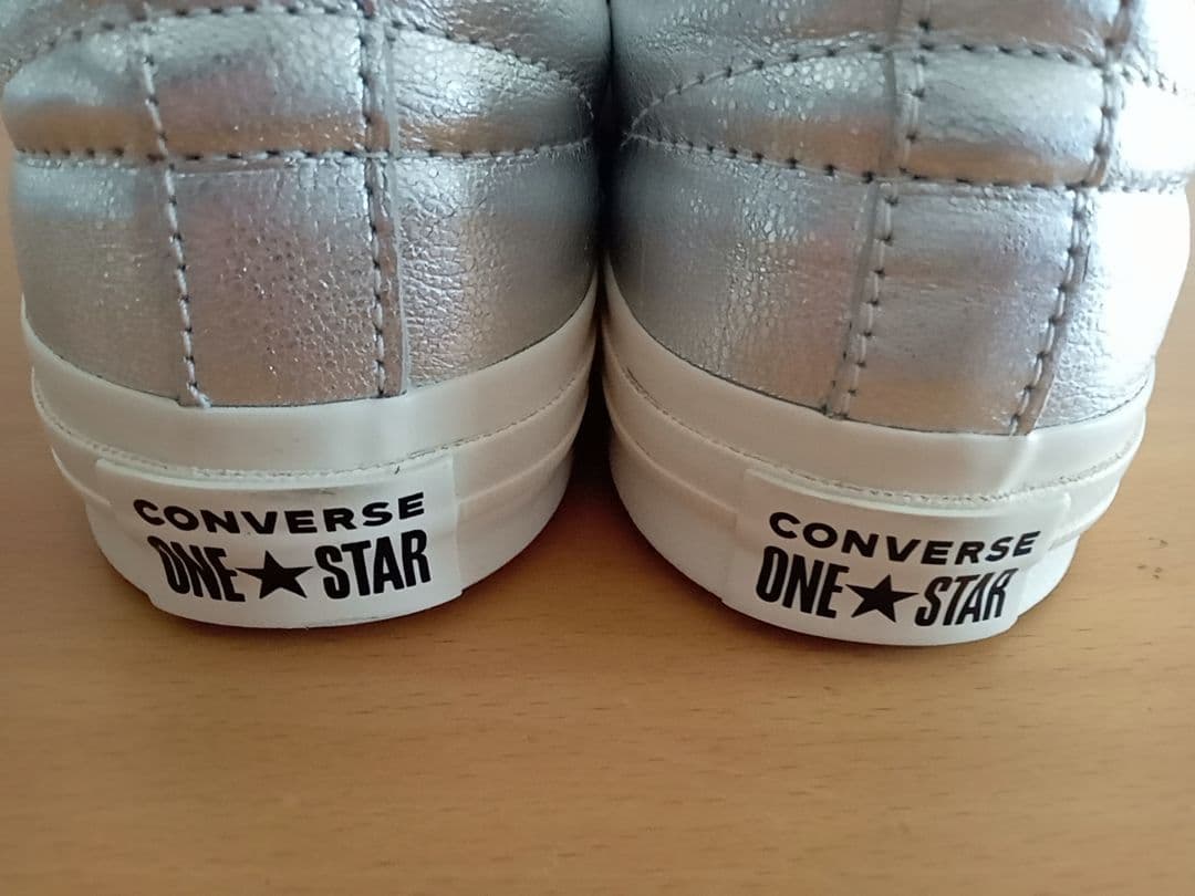 CONVERSE ONE STAR メタリック スニーカー