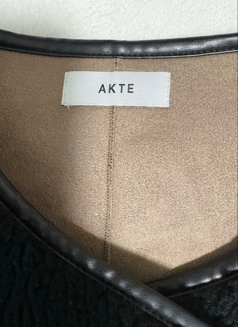 AKTE ブラック ボアロングコート