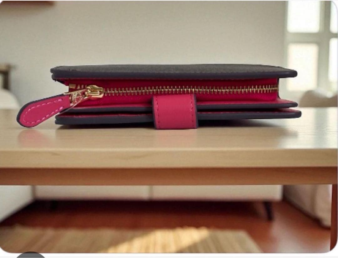 【新品】COACH ★二つ折り財布シグネチャー