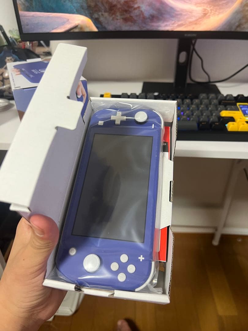 新品Nintendo Switch Lite ブルー本体