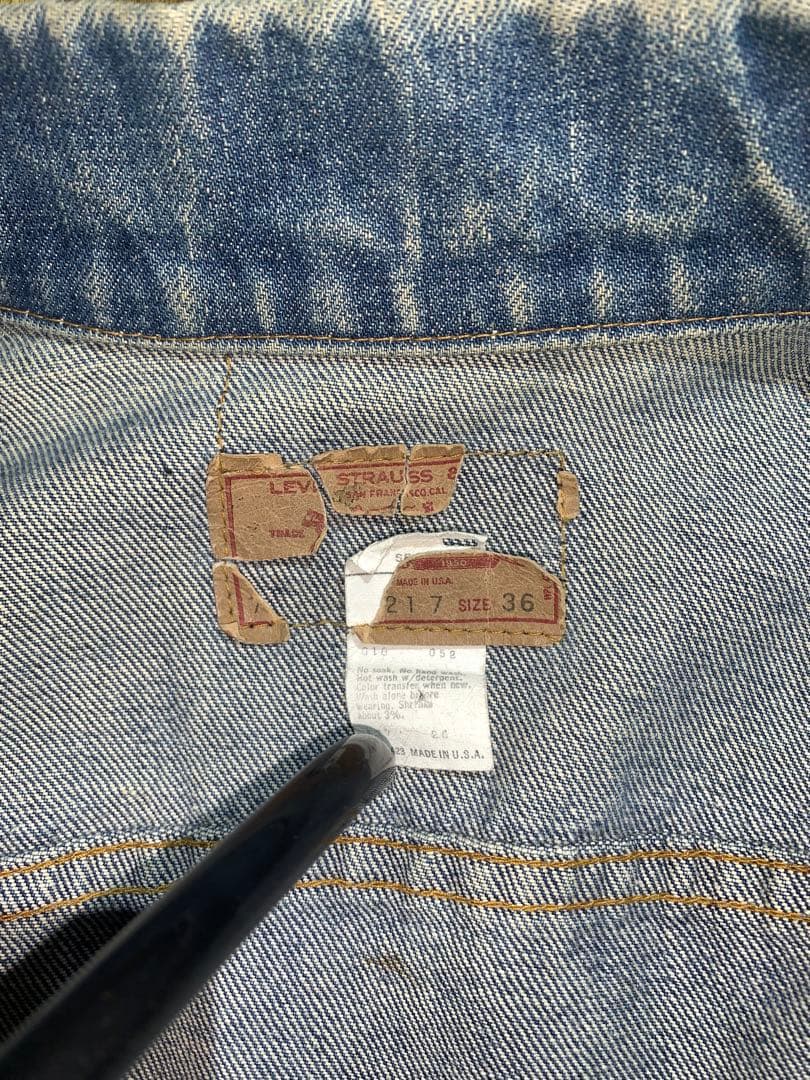 【安価】Levi's デニムジャケット　70505 0217 ケアタグ付き