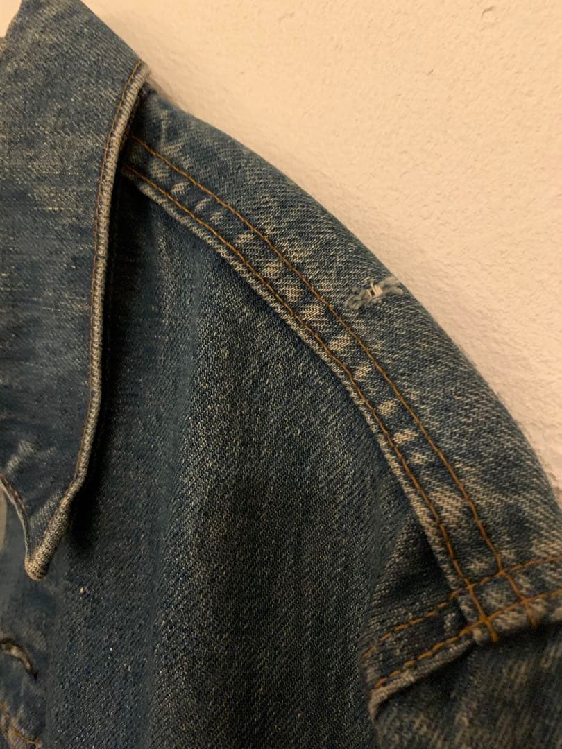 【安価】Levi's デニムジャケット　70505 0217 ケアタグ付き