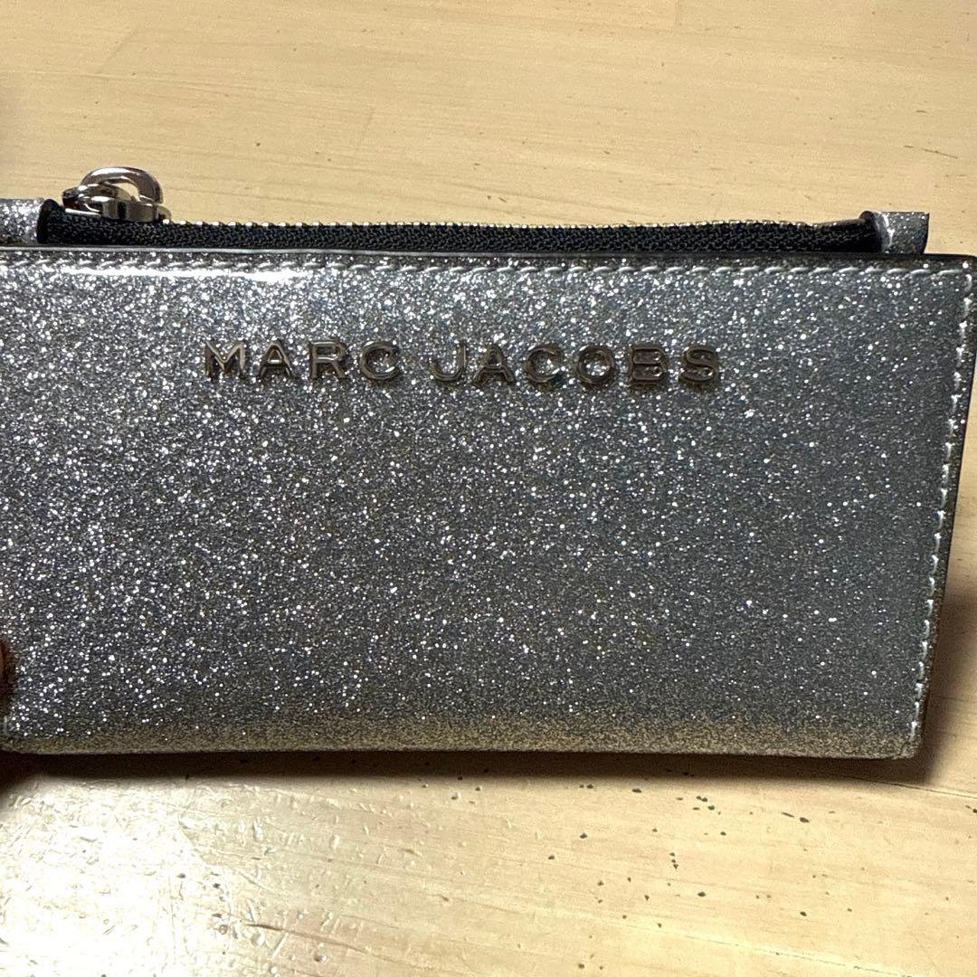 【美品】　MARC JACOBS マークジェイコブス　財布　シルバー　ラメ