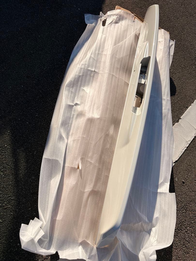 え品　日産エルグランドE52 純正OPリアスポイラー