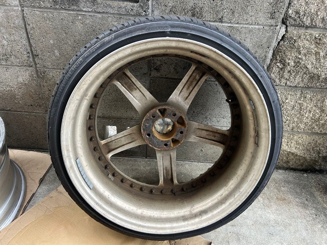 トラフィックスターRTS4本 20インチ 8.5J/9.5J タイヤ1本付バリ溝