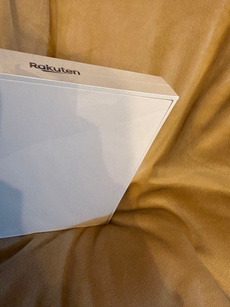 ♦︎ Rakuten Hand 5G P780 ホワイト 未開封 SIMフリー