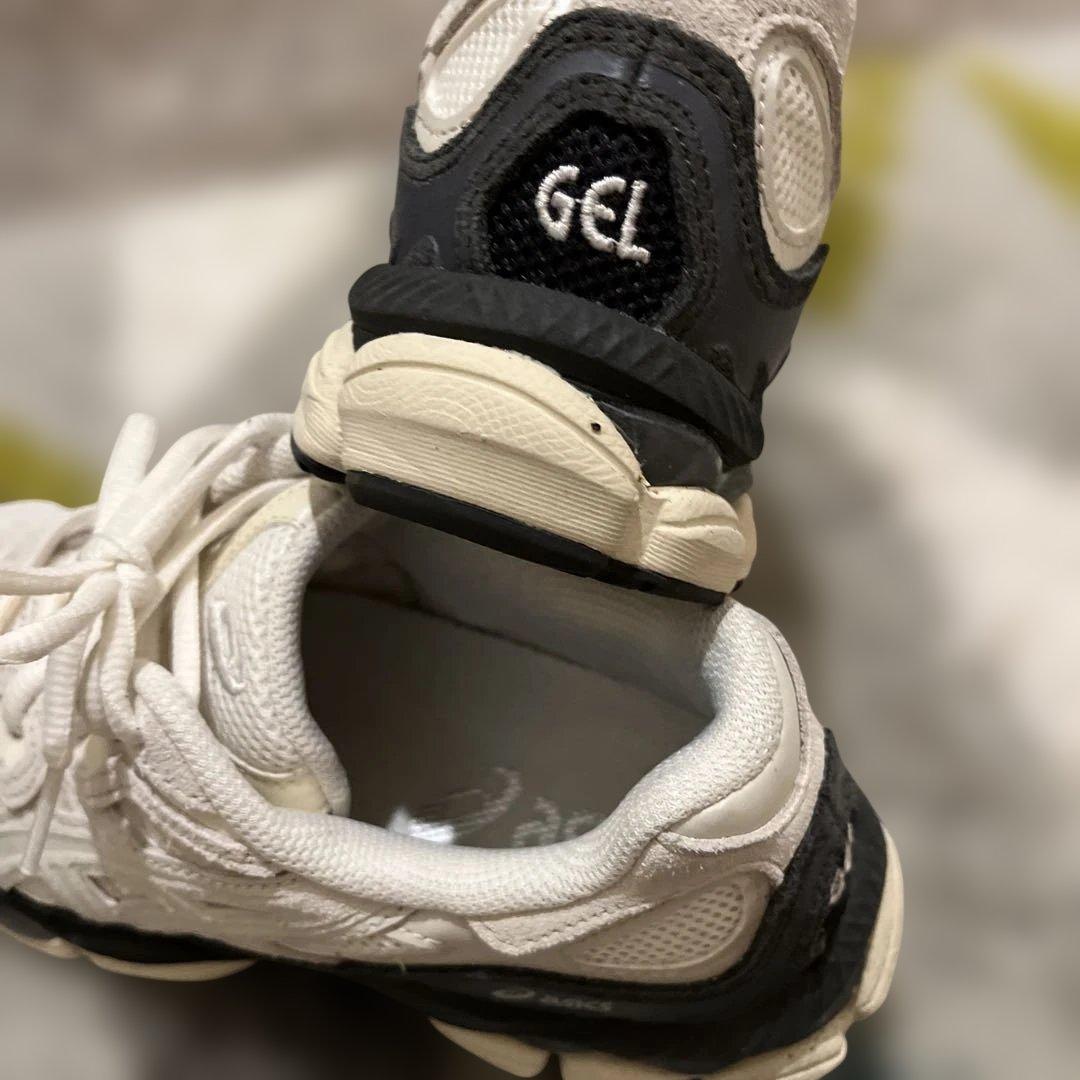 ASICS GEL 23.5 ランニングシューズ ホワイト/グレー