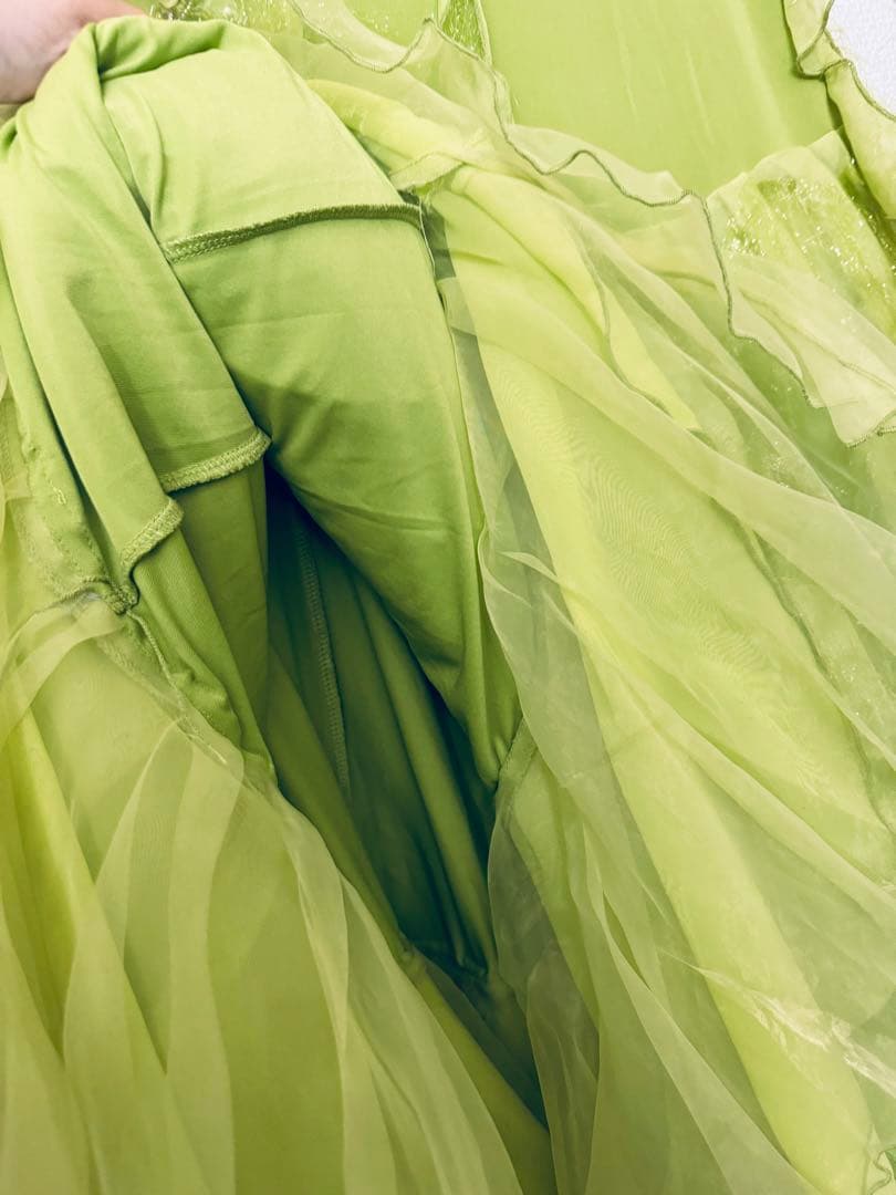 社交ダンス　上下セット（スカート・トップス）緑色　Lサイズ