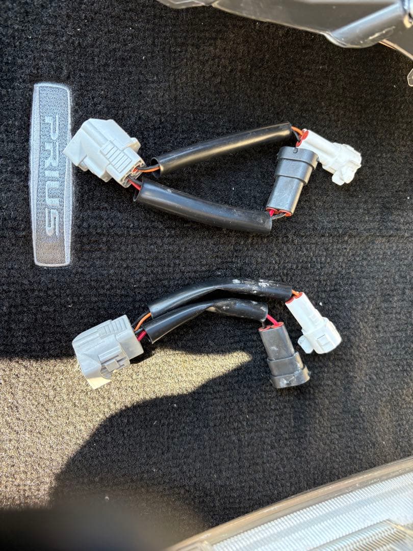 【ハミ】プリウス30純正後期HIDヘッドライト 専用ハーネス　バラスト付