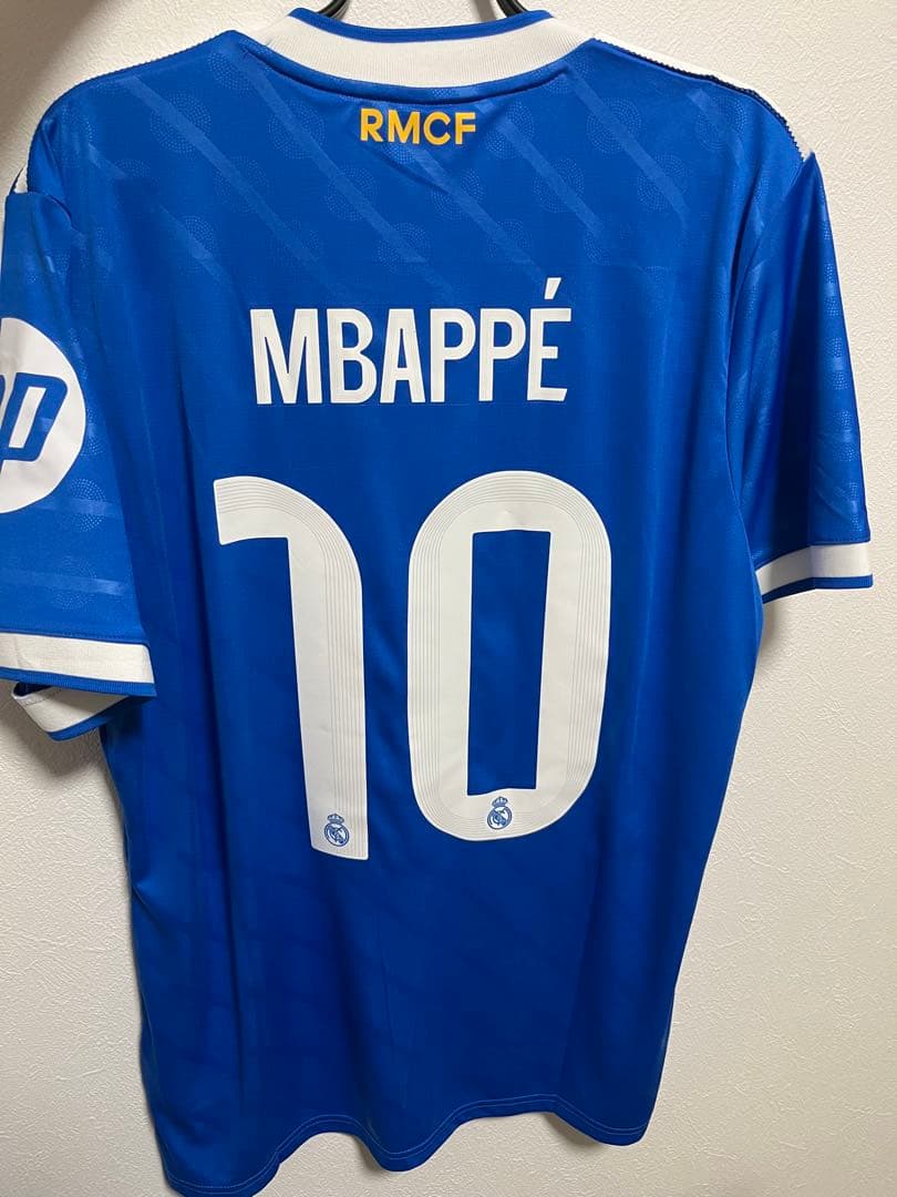 （正規品・最終値下げ)レアル・マドリード×サードユニフォーム ファン　ムバッペ