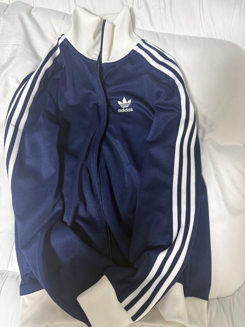 adidas ネイビー ジップアップジャージ BABY MONSTERルカ着用