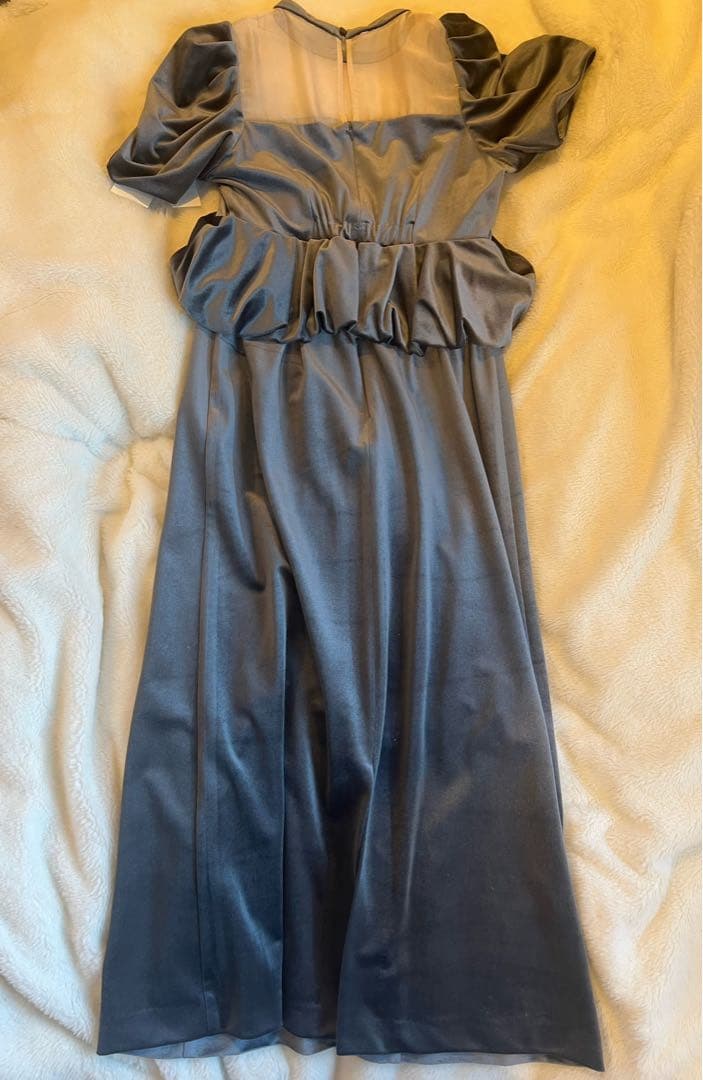 リリーブラウン　ペプラムベロアドレス　ブルーグレー　結婚式