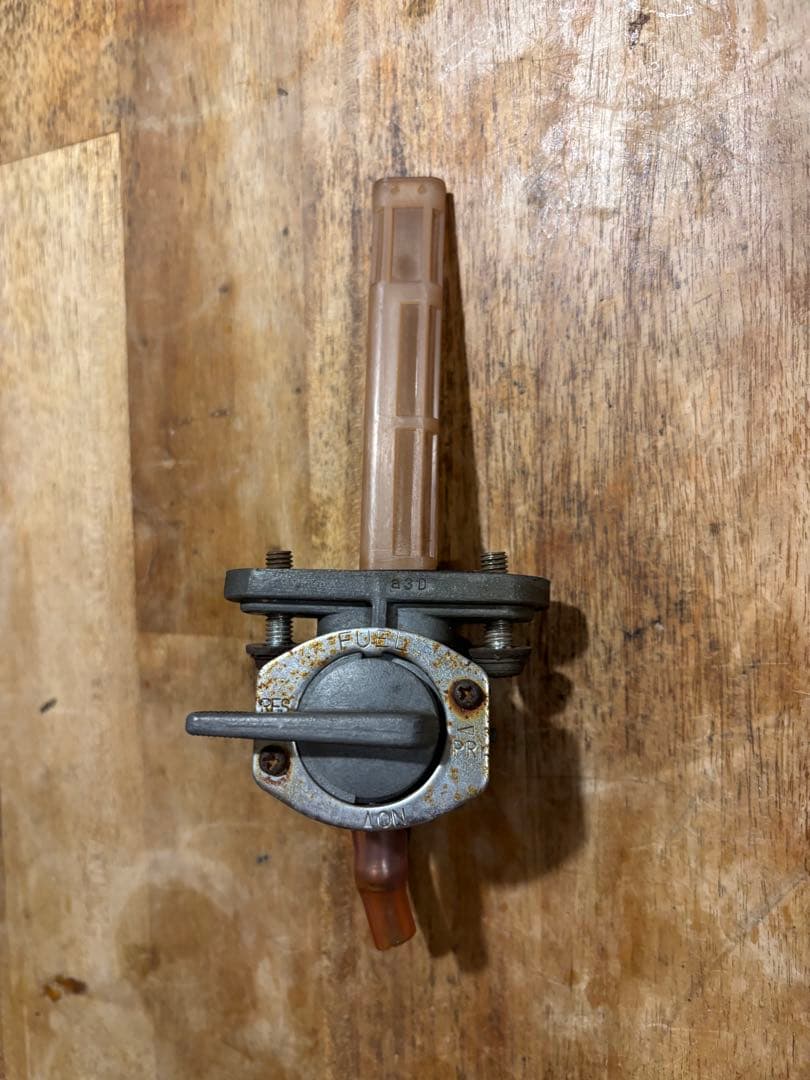 ヤマハ SR400 純正 初期型 タンク　コック付き