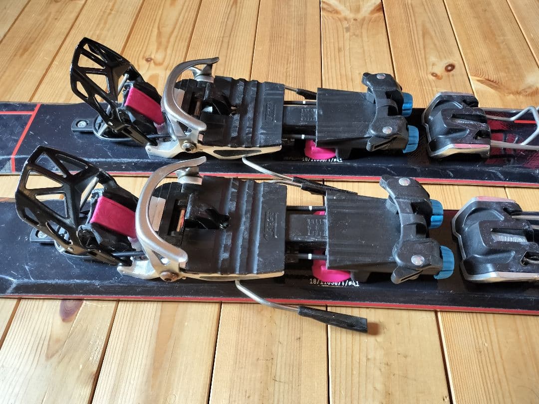 テレマークスキーNTN　板　ビィンディング　ブーツのセット
