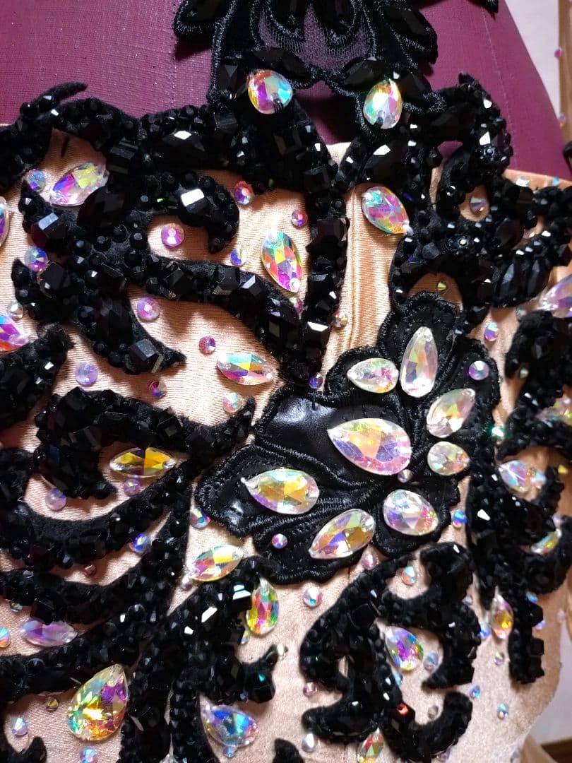 ベリーダンス衣装 ベージュ ブラック アーム付