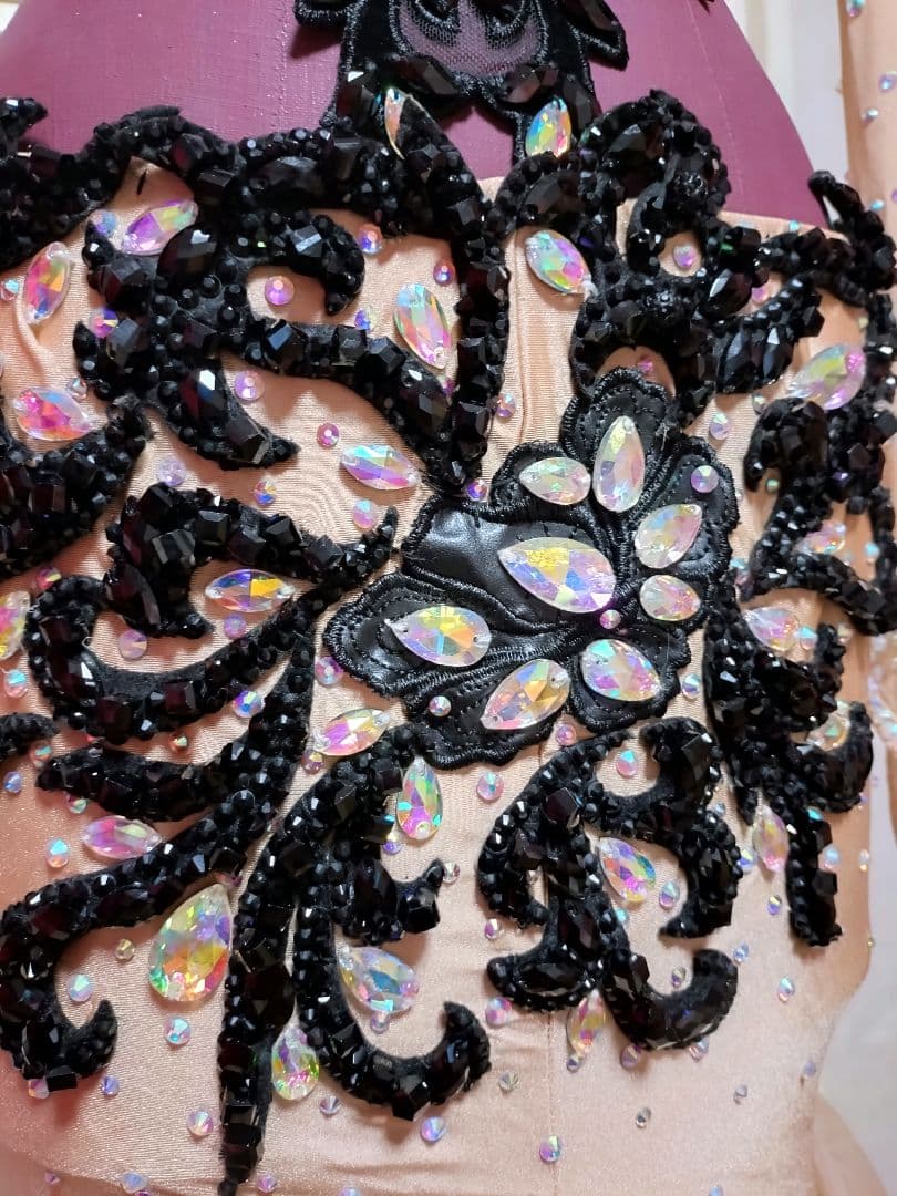 ベリーダンス衣装 ベージュ ブラック アーム付