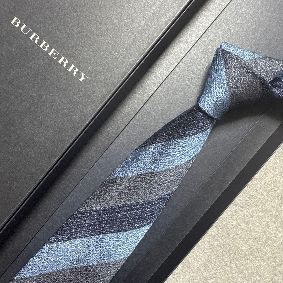 バーバリーロンドン　ネクタイ　紺　ホース騎士　ストライプ