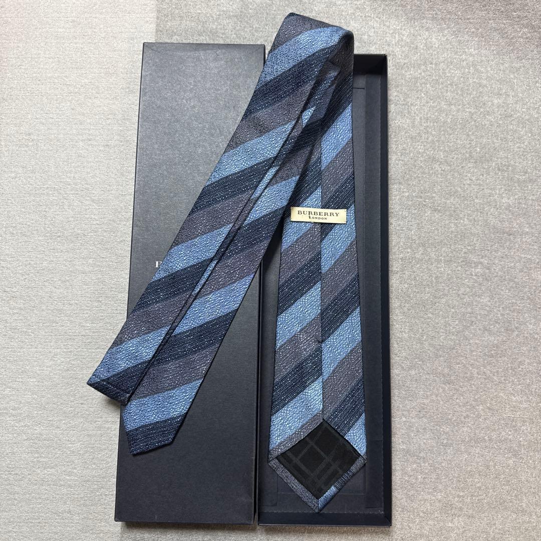 バーバリーロンドン　ネクタイ　紺　ホース騎士　ストライプ