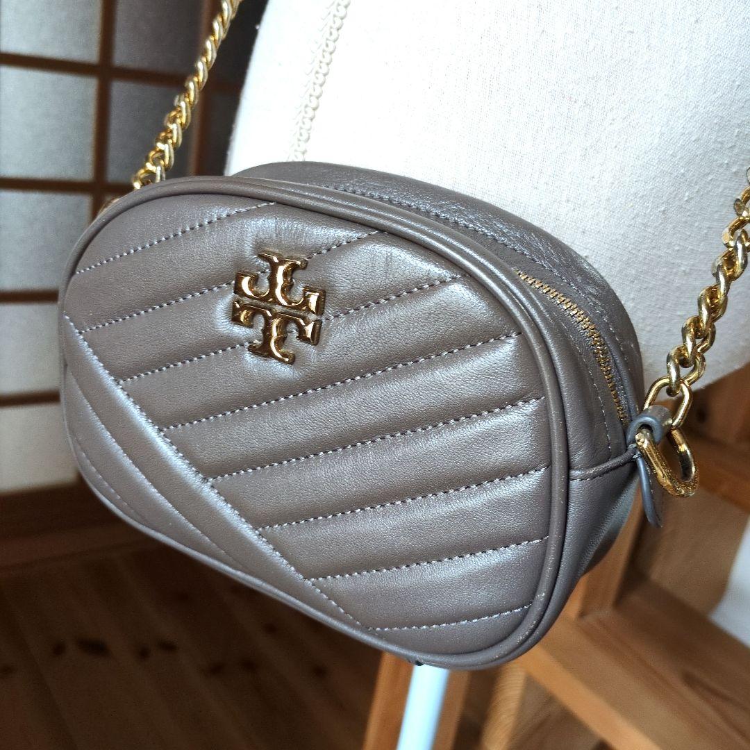 トリーバーチ♥キラシェブロン　カメラバッグ　グレーヘロン　ブラウン系