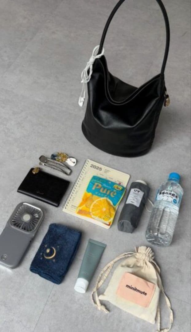 完売品　gemeil ジェムイル　バケットトート　　ショルダーバッグ　本革