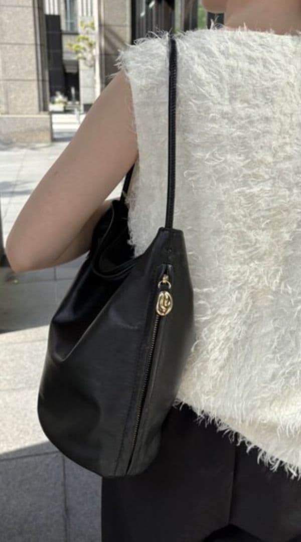 完売品　gemeil ジェムイル　バケットトート　　ショルダーバッグ　本革