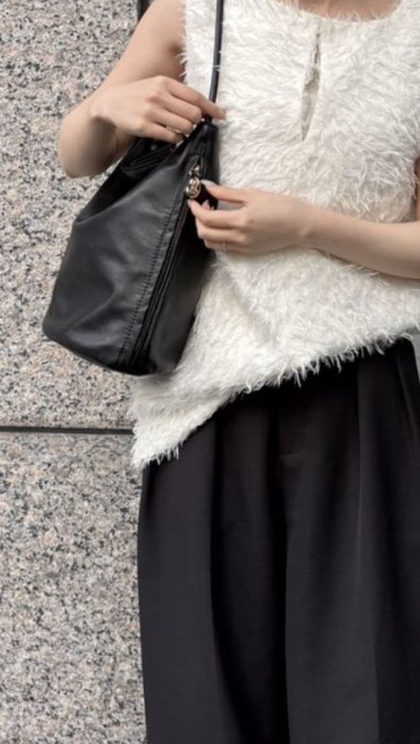 完売品　gemeil ジェムイル　バケットトート　　ショルダーバッグ　本革