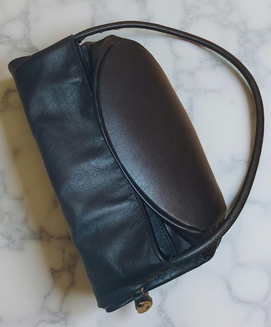 完売品　gemeil ジェムイル　バケットトート　　ショルダーバッグ　本革